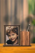 Kişiye Özel Kalemlik – Fotoğraf Baskılı ve İsim Kazımalı Ahşap Kalemlik