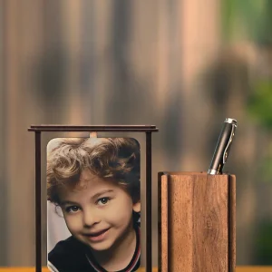 Kişiye Özel Kalemlik – Fotoğraf Baskılı ve İsim Kazımalı Ahşap Kalemlik